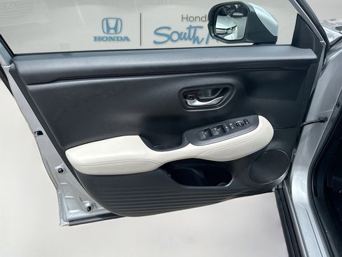 Certified 2025 Honda HR-V LX image 19