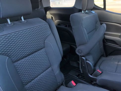 Used 2018 GMC Acadia SLE w/ Driver Alert Package I image 32