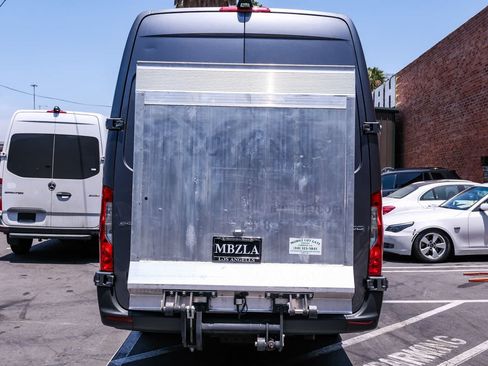 Used 2023 Mercedes-Benz Sprinter 4500 image 23