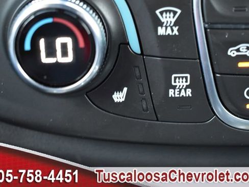 Used 2023 Chevrolet Traverse LT image 39