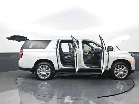 Used 2024 Chevrolet Suburban High Country w/ Max Trailering Package AWD/4WD image 33