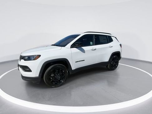 New 2026 Jeep Compass Latitude image 4