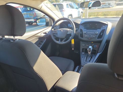Used 2016 Ford Focus SE image 13