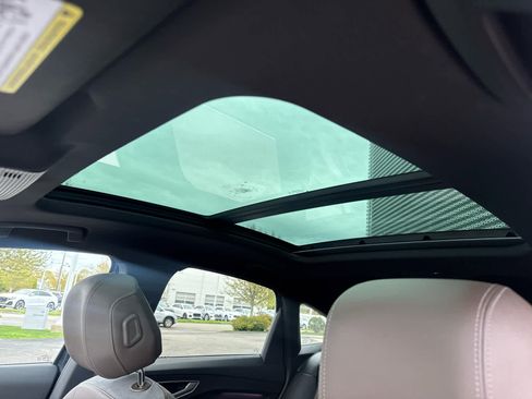 Certified 2022 Audi Q4 e-tron Prestige AWD/4WD image 9