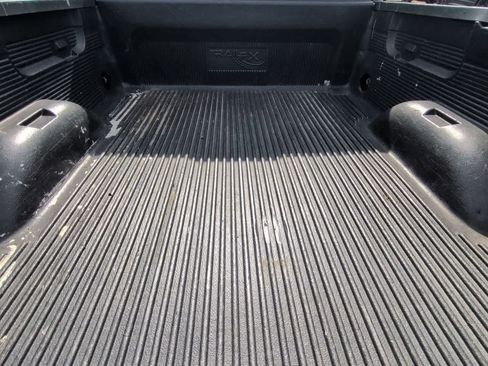 Used 2019 Chevrolet Silverado 1500 LT RWD image 31