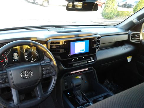 New 2026 Toyota Tundra SR image 4