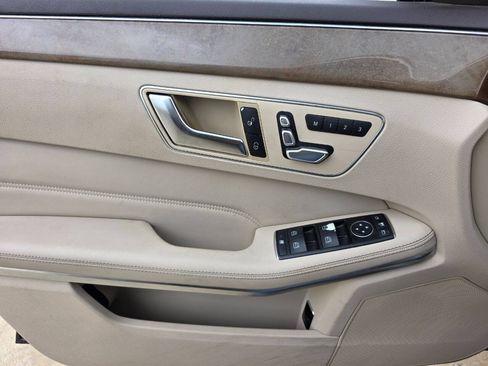 Used 2016 Mercedes-Benz E 350 4MATIC Sedan image 19