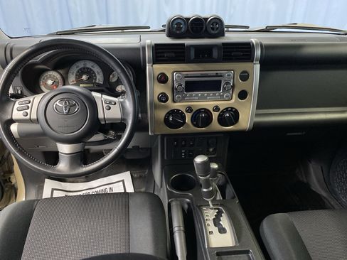 Used 2013 Toyota FJ Cruiser 4WD image 27