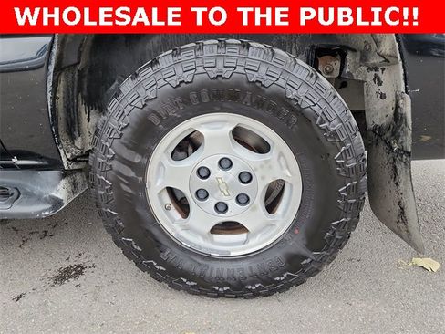 Used 2004 Chevrolet Suburban LT w/ Preferred Equipment Group image 31