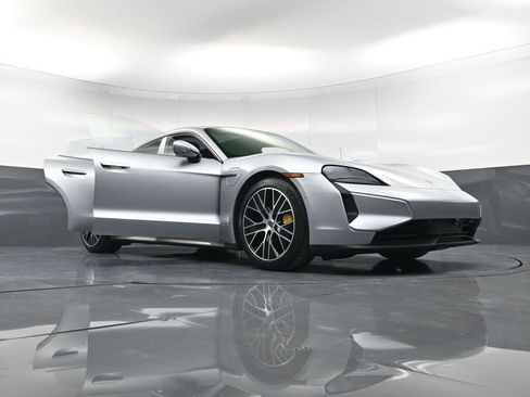 Certified 2025 Porsche Taycan Turbo image 40