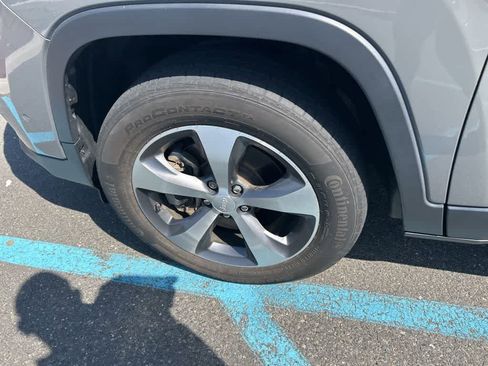 Used 2021 Jeep Cherokee Limited w/ Elite Package image 21