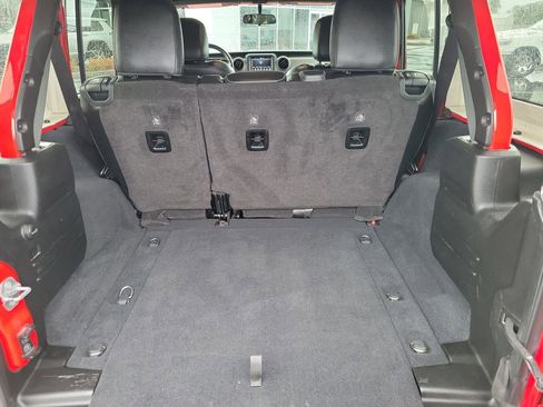 Used 2019 Jeep Wrangler Unlimited Sport S image 9