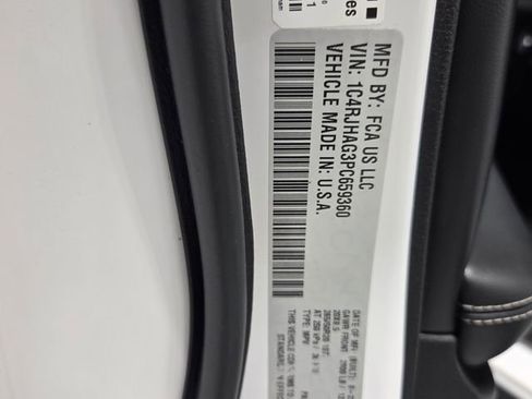 Used 2023 Jeep Grand Cherokee Altitude AWD/4WD image 18