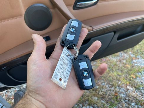 Used 2011 BMW 328i Convertible image 54