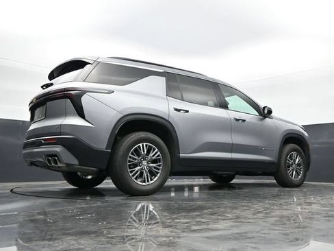 Used 2024 Chevrolet Traverse LT FWD image 35