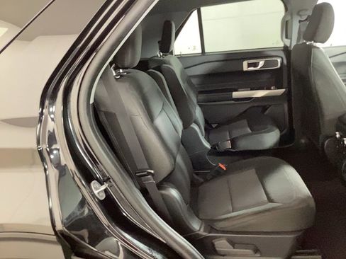 Used 2023 Ford Explorer XLT image 9