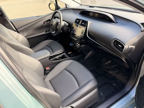 Used 2021 Toyota Prius XLE w/ Advanced Technology Package image 15