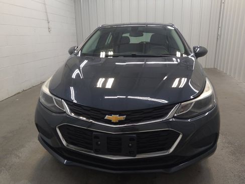 Used 2018 Chevrolet Cruze LT FWD image 15