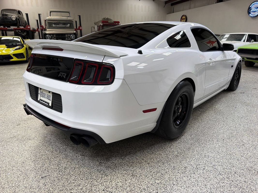 Used 2014 Ford Mustang GT RWD image 7