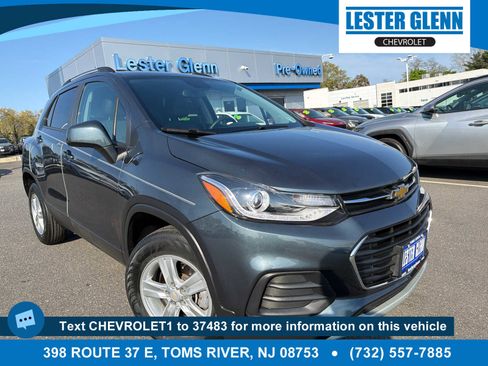Certified 2022 Chevrolet Trax LT w/ LT Convenience Package AWD/4WD image 1