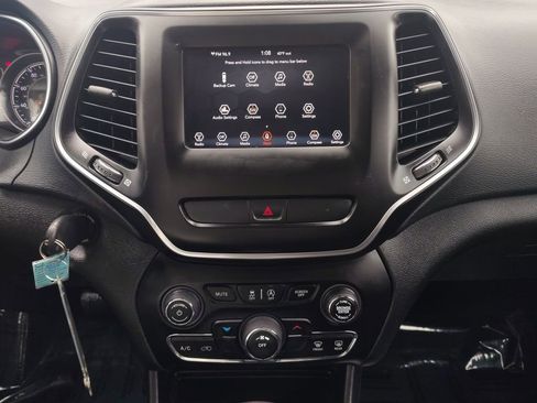 Used 2019 Jeep Cherokee Latitude w/ Popular Appearance Group image 7