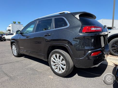 Used 2016 Jeep Cherokee Overland w/ Technology Group FWD image 4