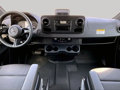 New 2025 Mercedes-Benz Sprinter 2500 image 5