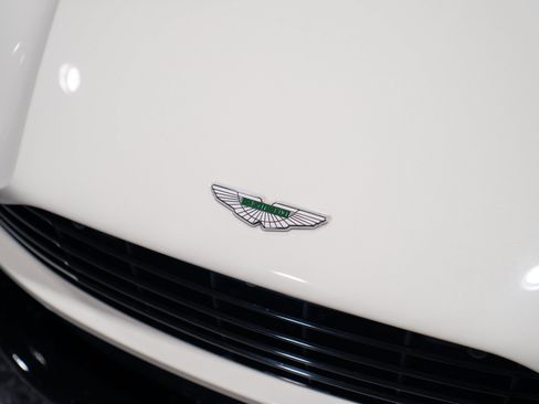 Used 2018 Aston Martin DB11 V12 RWD image 10