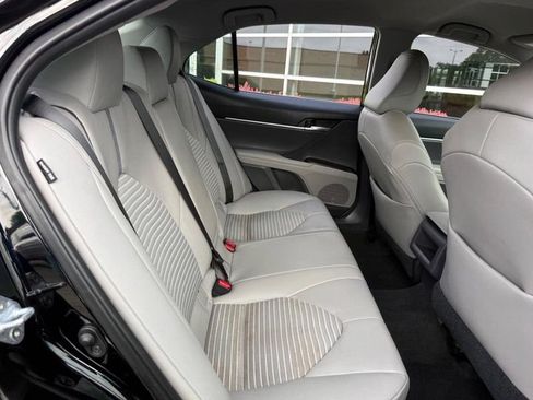 Used 2021 Toyota Camry SE FWD image 12