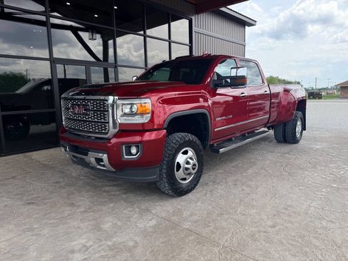 Used 2019 GMC Sierra 3500 Denali w/ Duramax Plus Package AWD/4WD image 2