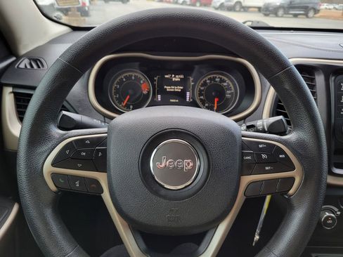 Used 2018 Jeep Cherokee Latitude image 31