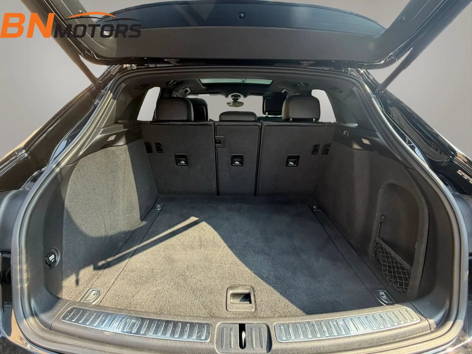 Used 2015 Porsche Macan S AWD/4WD image 18