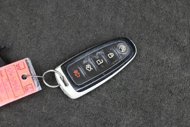 Used 2013 Lincoln MKS FWD image 35
