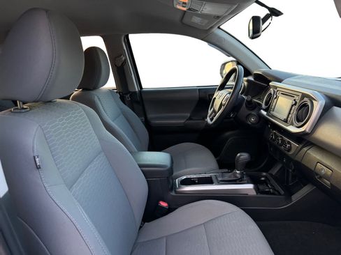 Used 2017 Toyota Tacoma SR5 image 15