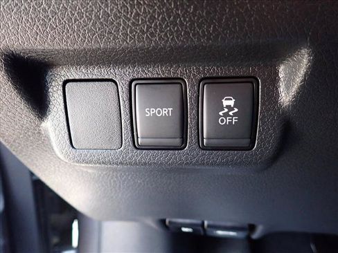 Used 2019 Nissan Sentra SR FWD image 13