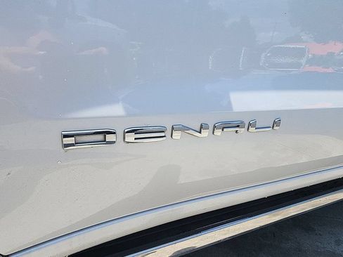 Certified 2019 GMC Sierra 1500 Denali w/ Denali Ultimate Package AWD/4WD image 32