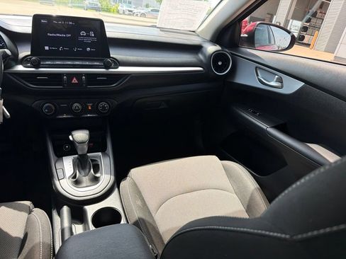 Used 2024 Kia Forte LXS w/ LXS Technology Package FWD image 18