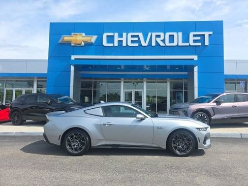 Used 2024 Ford Mustang GT Premium w/ GT Performance Package RWD image 2