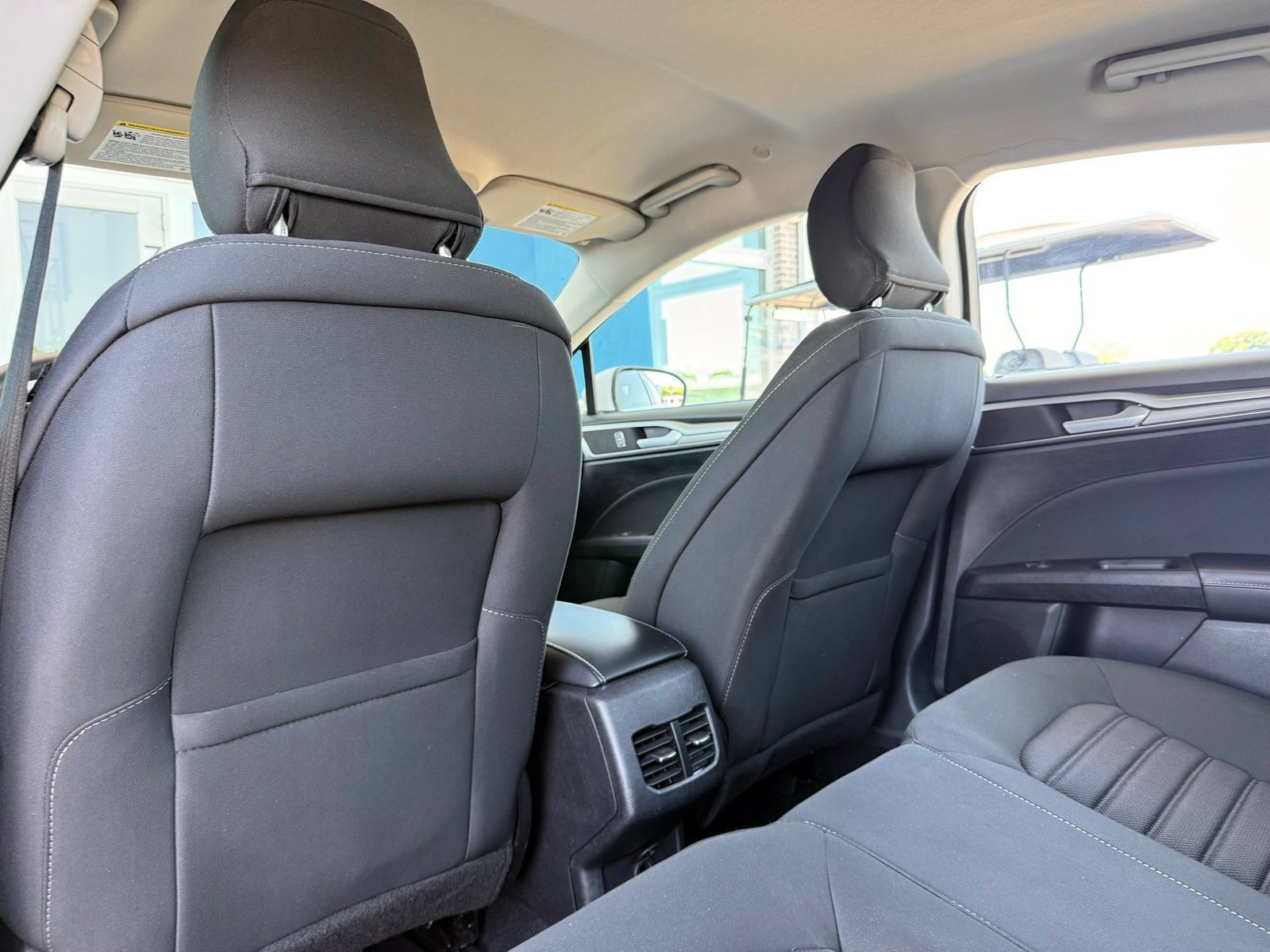 Used 2019 Ford Fusion SE FWD image 20