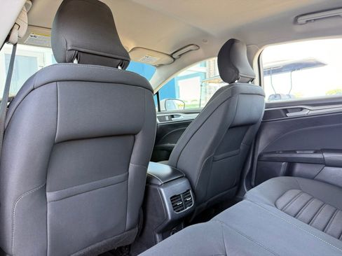Used 2019 Ford Fusion SE FWD image 20