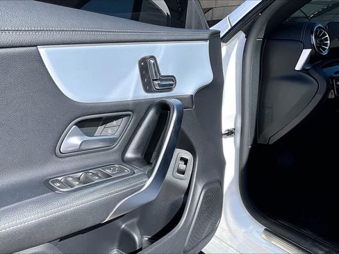 Used 2023 Mercedes-Benz CLA 250 image 31