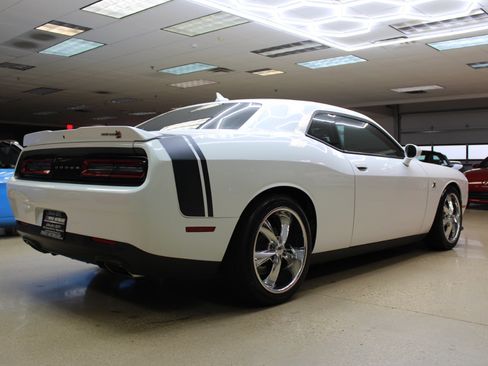 Used 2016 Dodge Challenger R/T Scat Pack w/ Leather Interior Group image 5