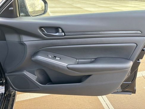 Used 2025 Nissan Altima 2.5 S image 10