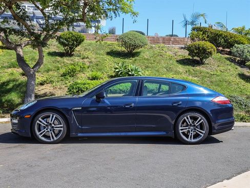 Used 2012 Porsche Panamera image 2