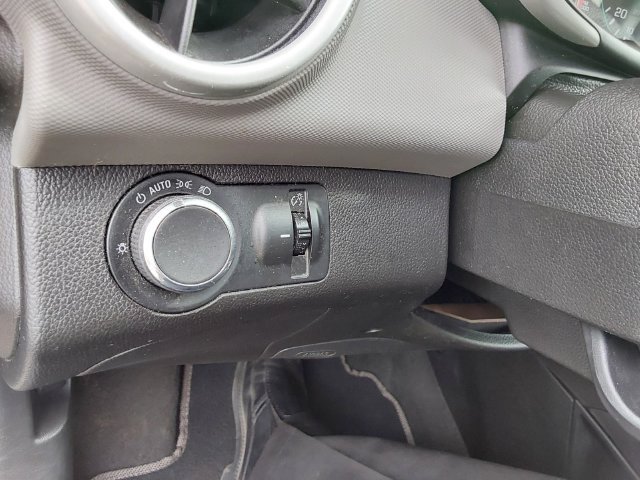 Used 2020 Chevrolet Sonic Premier FWD image 23
