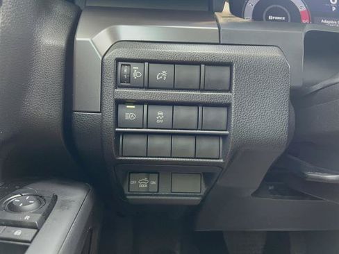 Used 2025 Toyota Tacoma TRD Off-Road AWD/4WD image 24