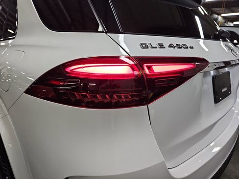 New 2026 Mercedes-Benz GLE 450e 4MATIC image 36