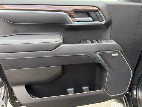 Used 2025 Chevrolet Silverado 1500 LT Trail Boss w/ Convenience Package II AWD/4WD image 14