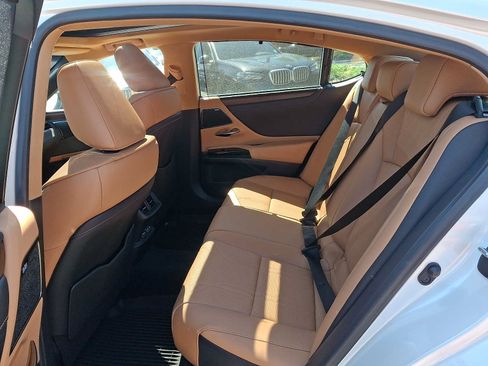 Used 2023 Lexus ES 350 Ultra Luxury w/ Accessory Package (Z1) FWD image 10