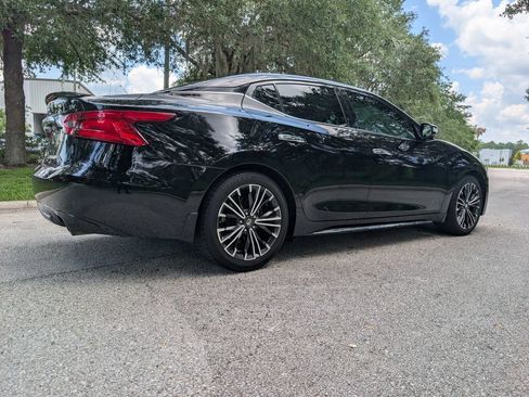 Used 2017 Nissan Maxima 3.5 SV w/ Dynamic Package FWD image 9
